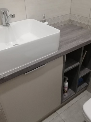 Полка под умывальник №9