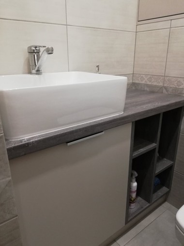 Полка под умывальник №9