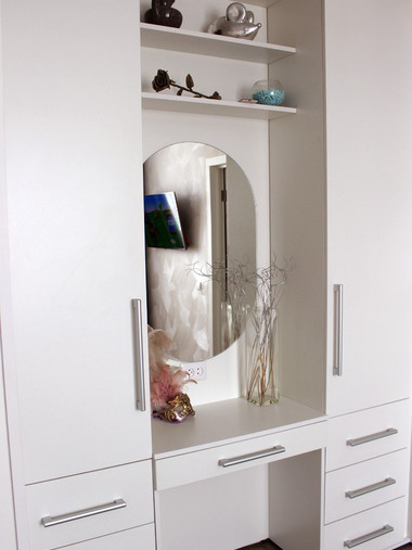 Шкаф корпусной распашной №13