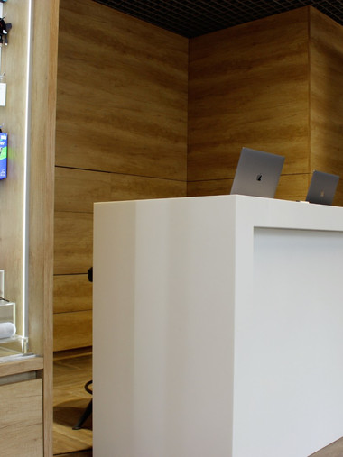 Стол-стойка ресепшен №11