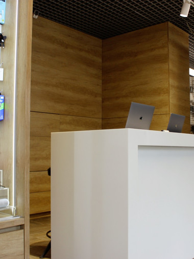 Стол-стойка ресепшен №11