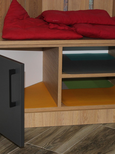 Вешалка с тумбой в прихожую №20