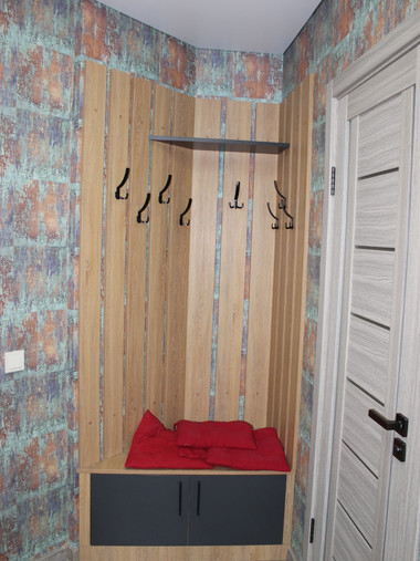 Вешалка с тумбой в прихожую №20