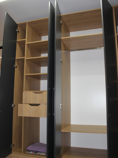 Шкаф-купе распашной №17