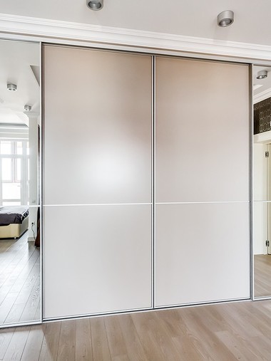 Шкаф-купе встроенный №7